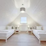 Hus Karibu Ferienhaus *
